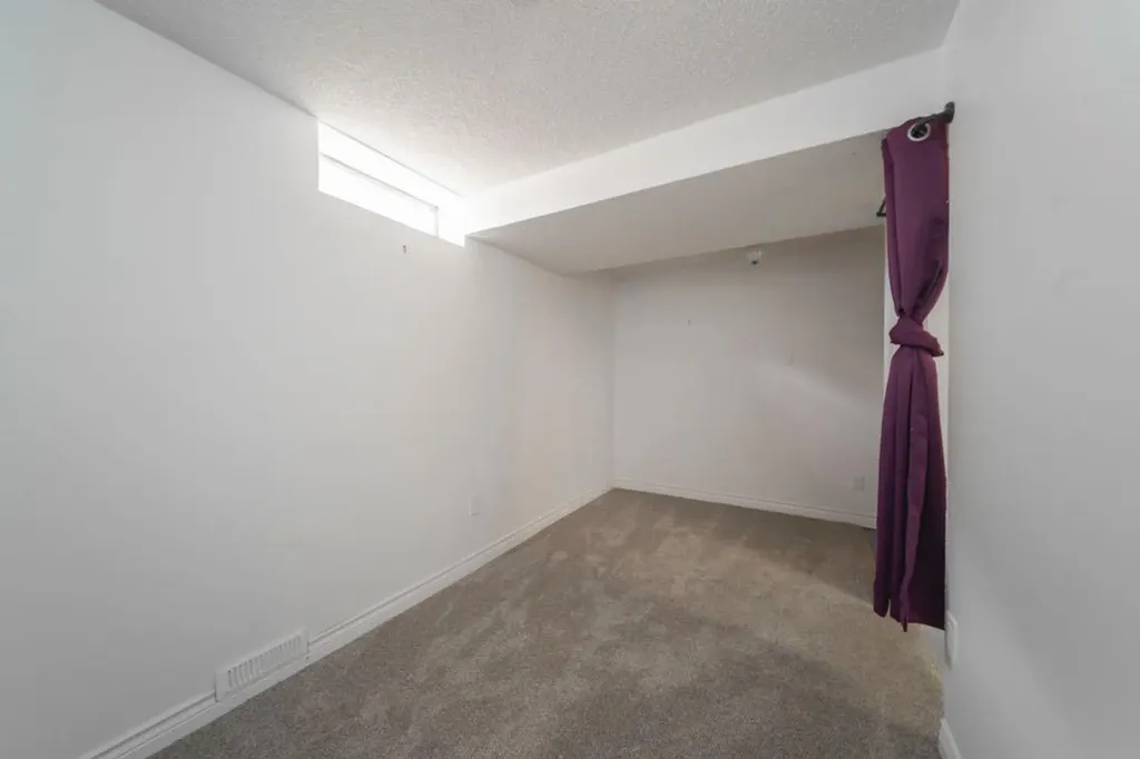 70 Hill Drive Fort Mcmurray AB T9H 2A2