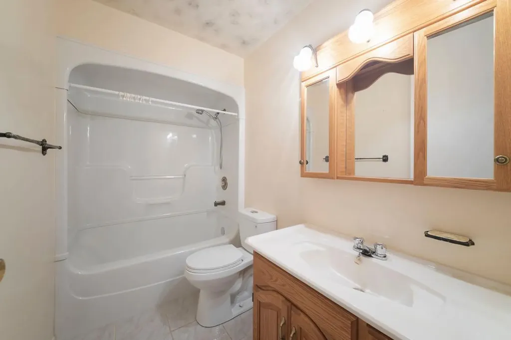 70 Hill Drive Fort Mcmurray AB T9H 2A2