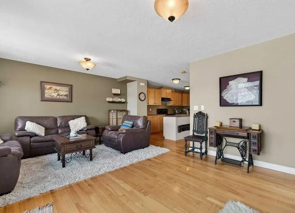 2412 Kensington Road NW Calgary AB T2N3S1