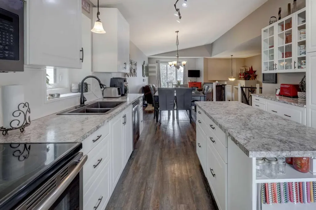 4 Willow Point Drumheller AB T0J 0Y5
