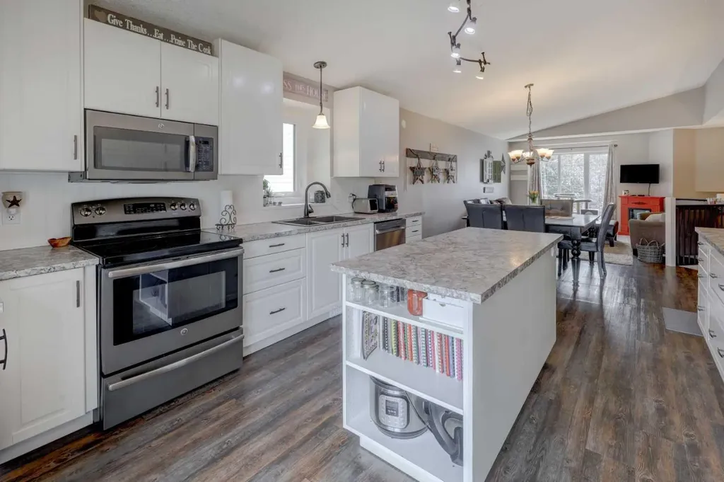 4 Willow Point Drumheller AB T0J 0Y5