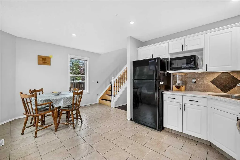 39 Bridlewood Avenue SW Calgary AB T2Y3T3