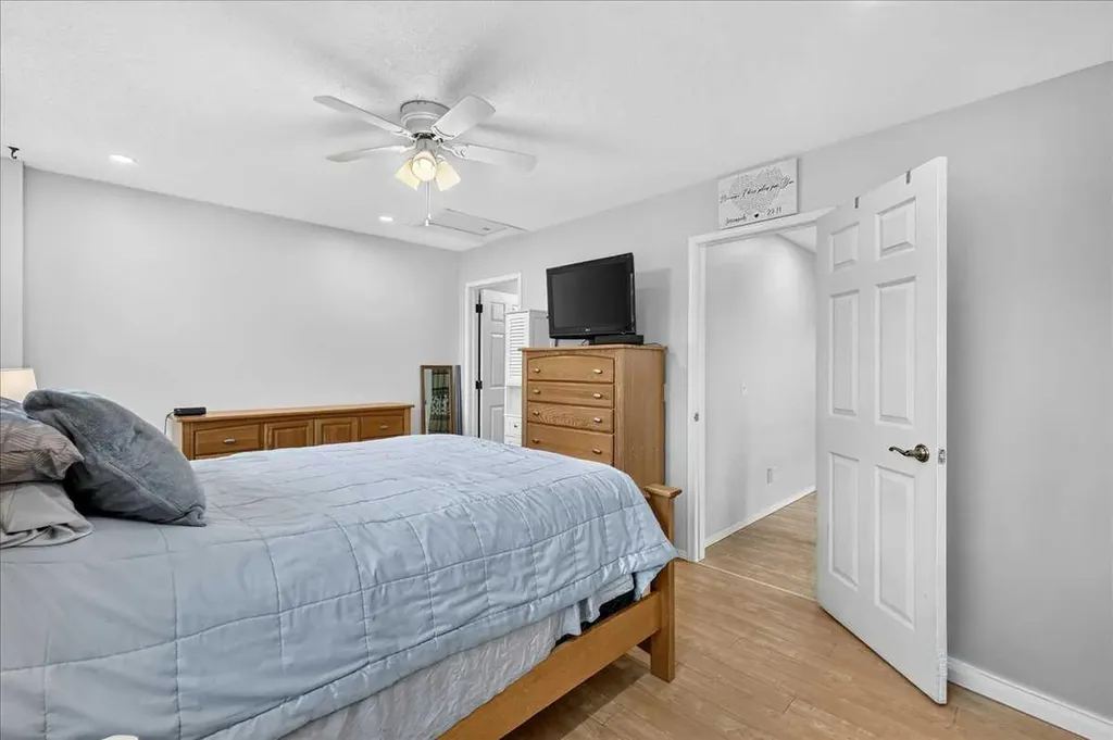 39 Bridlewood Avenue SW Calgary AB T2Y3T3