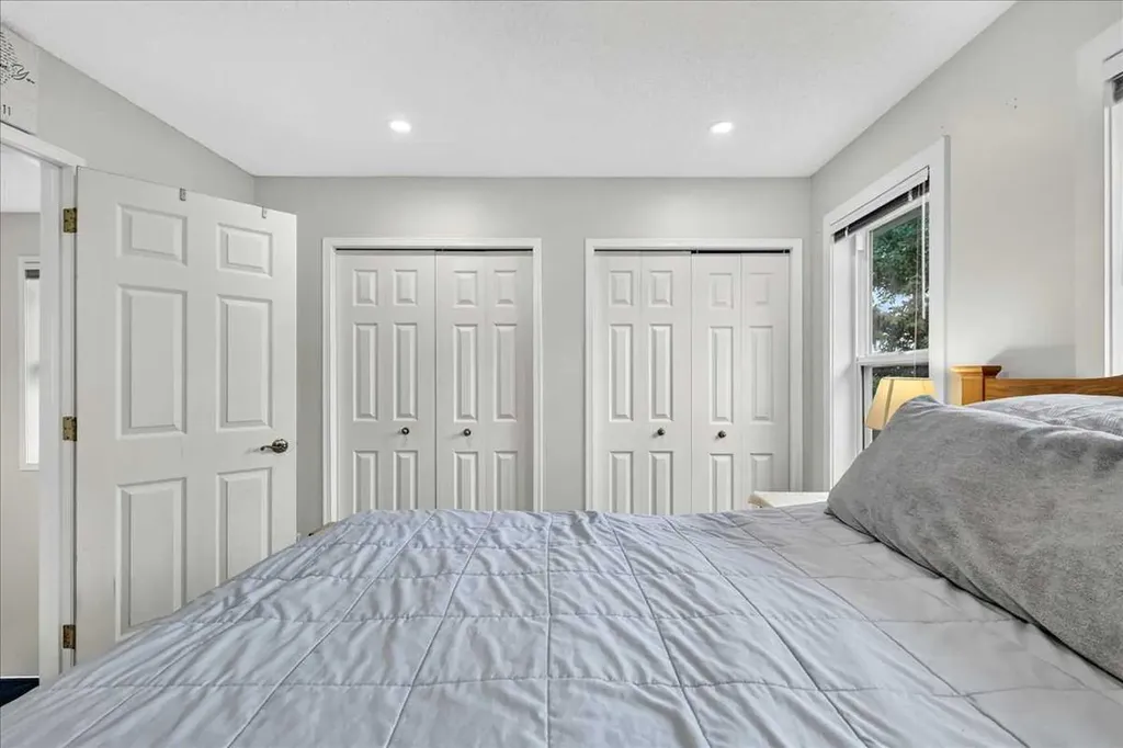 39 Bridlewood Avenue SW Calgary AB T2Y3T3