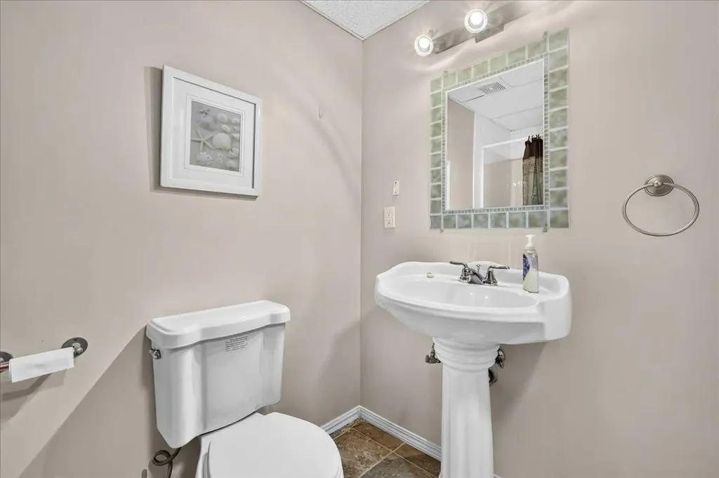 39 Bridlewood Avenue SW Calgary AB T2Y3T3