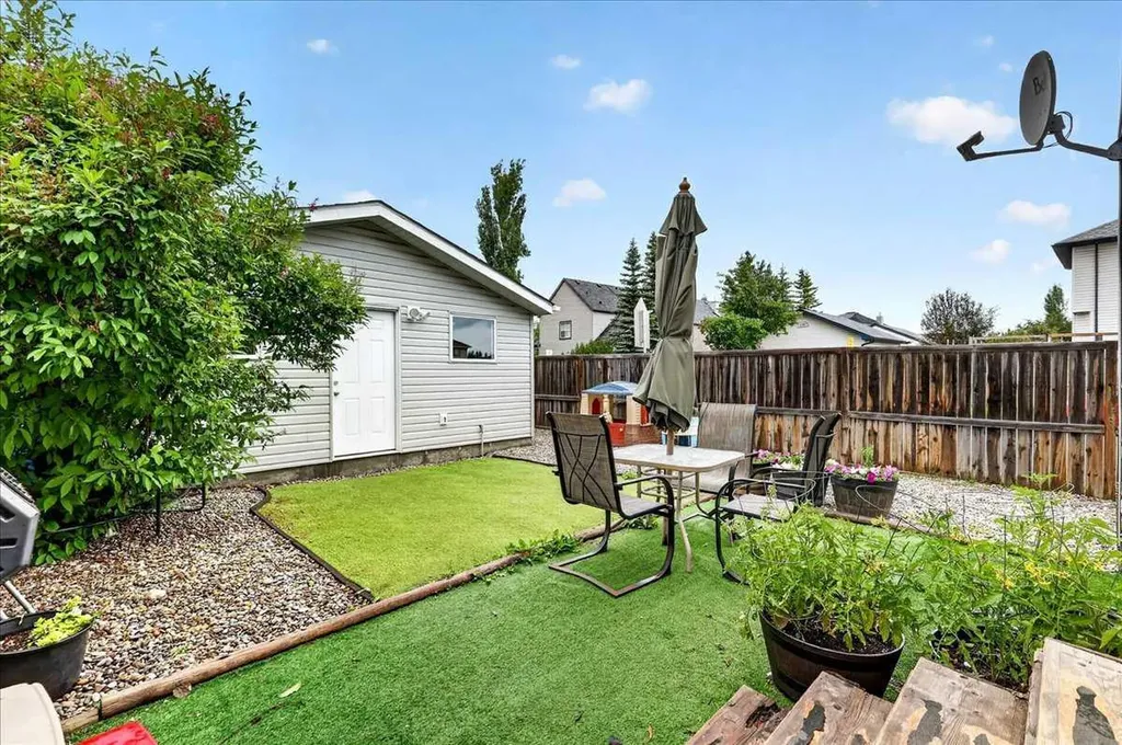 39 Bridlewood Avenue SW Calgary AB T2Y3T3