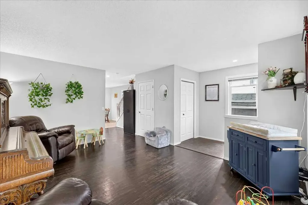 39 Bridlewood Avenue SW Calgary AB T2Y3T3