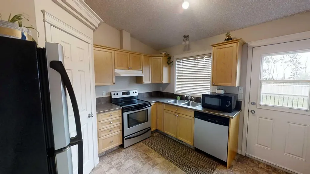 11225 69 Avenue Grande Prairie AB T8W0G1