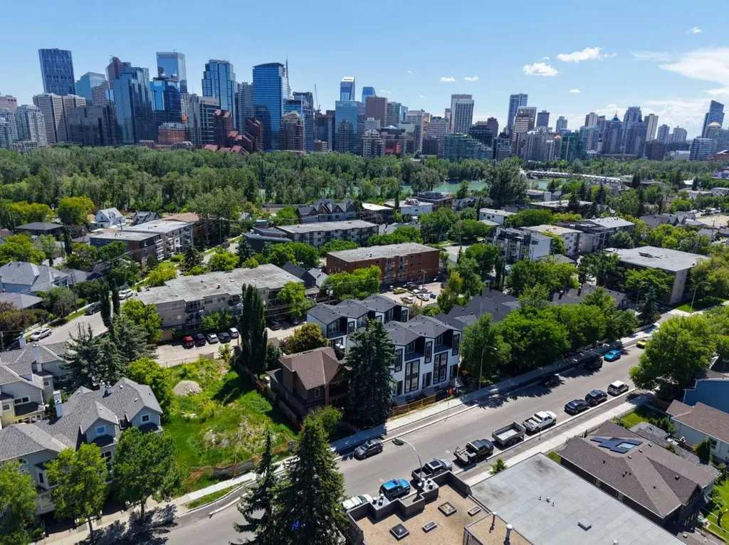 625 2 Avenue NW Calgary AB T2N 0E2