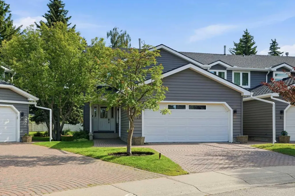 16 Wood Crescent SW Calgary AB T2W 4B6