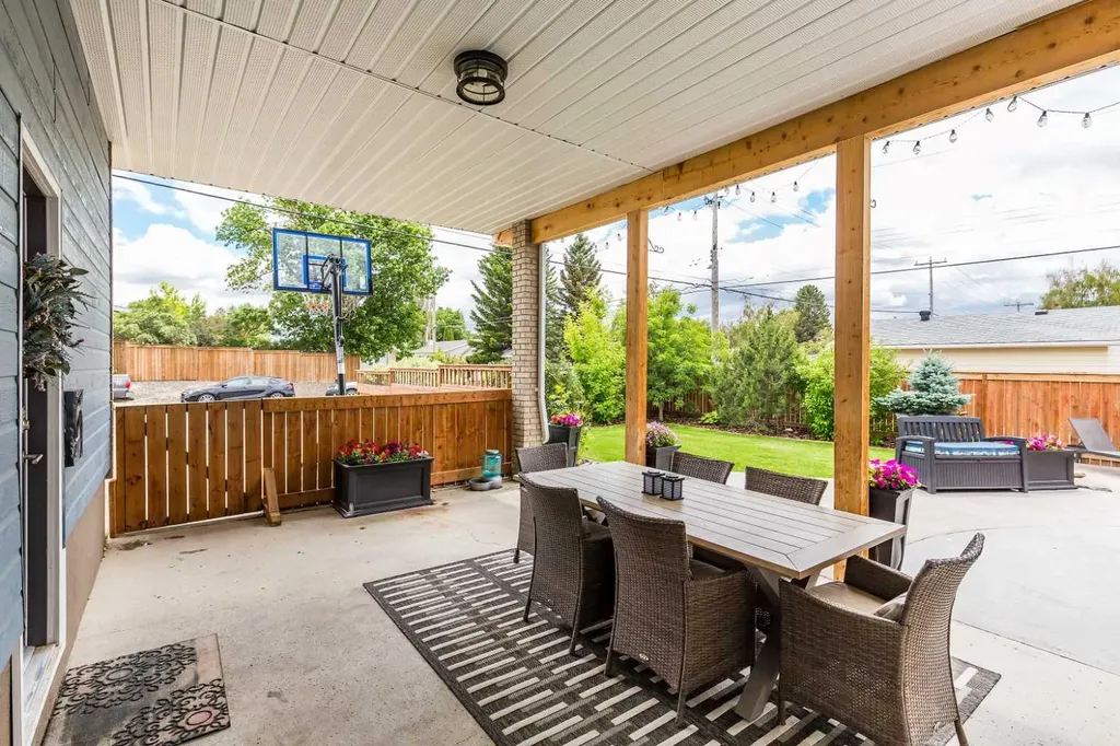 1606 18 Street S Lethbridge AB T1K 2B4