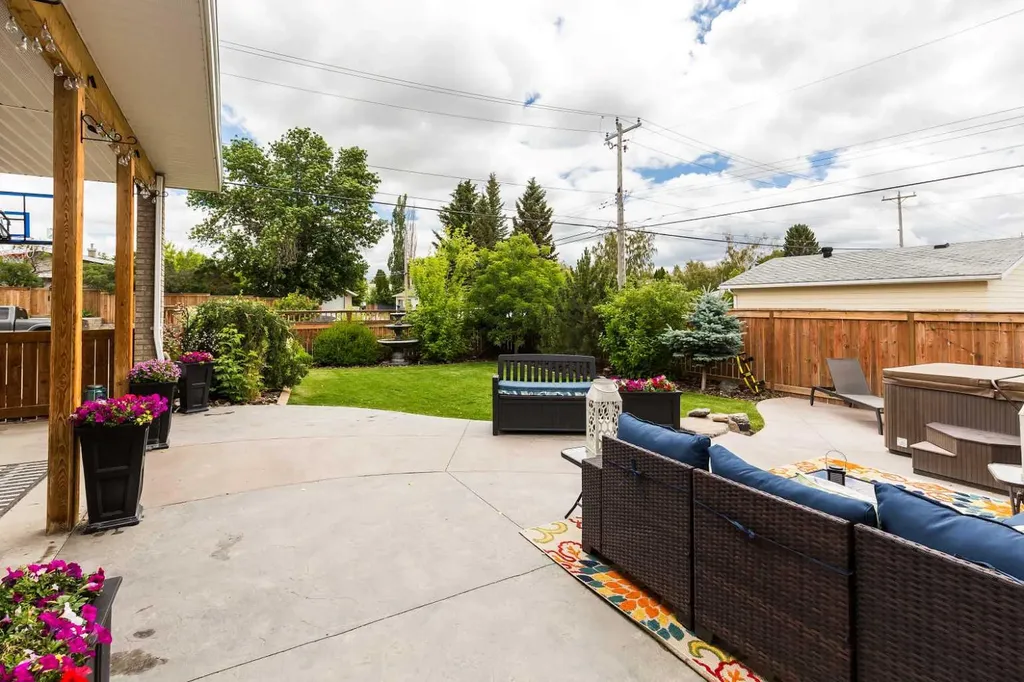1606 18 Street S Lethbridge AB T1K 2B4