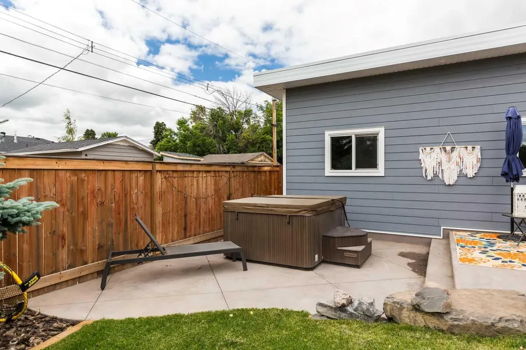 1606 18 Street S Lethbridge AB T1K 2B4