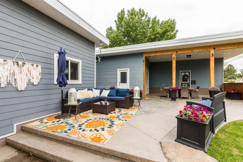 1606 18 Street S Lethbridge AB T1K 2B4