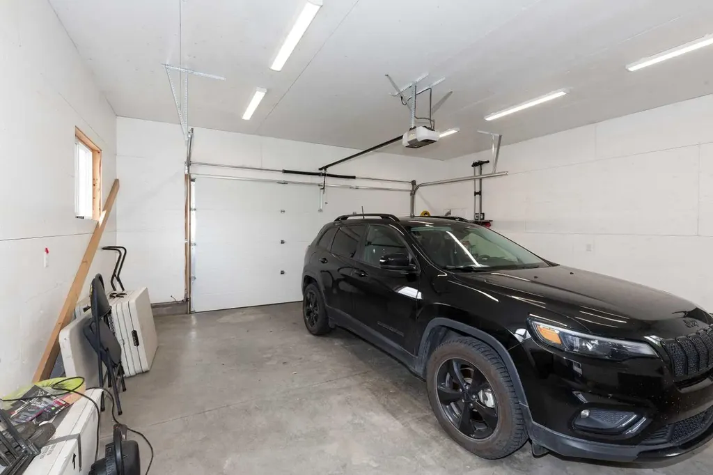 1606 18 Street S Lethbridge AB T1K 2B4
