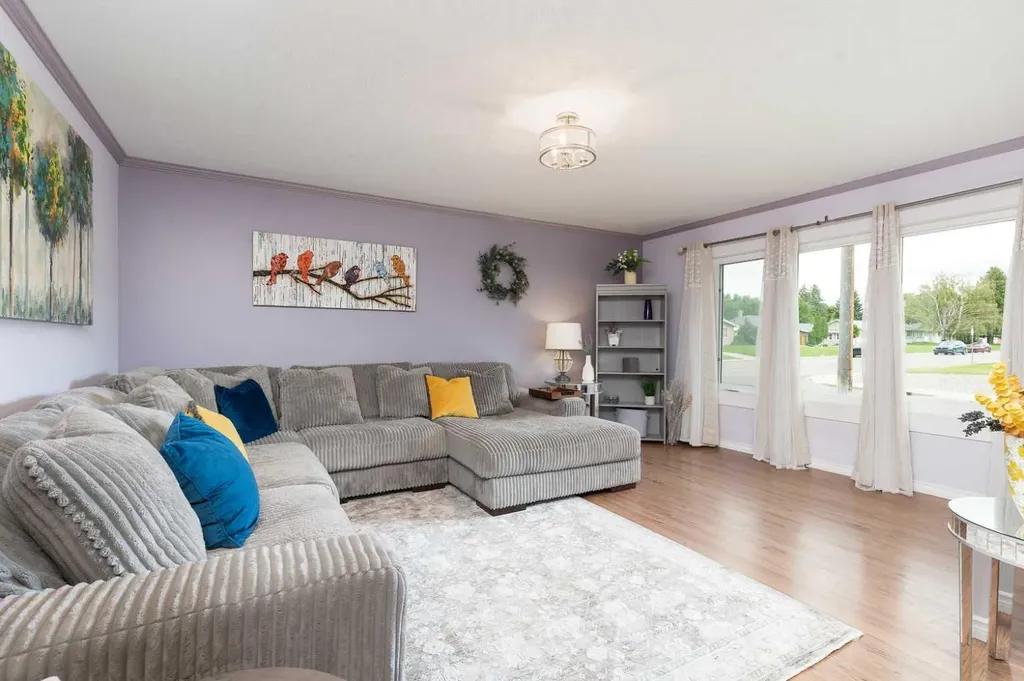 1606 18 Street S Lethbridge AB T1K 2B4