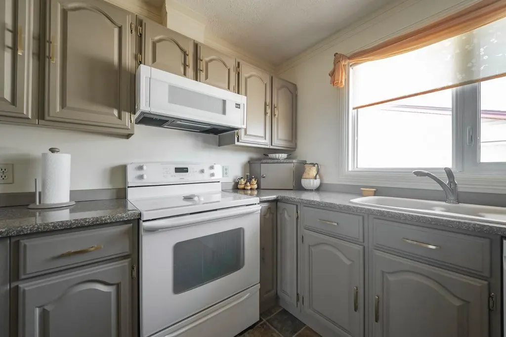 100 Caldwell Crescent Fort Mcmurray AB T9K 1G2