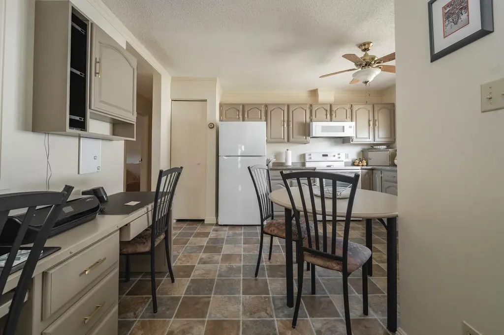 100 Caldwell Crescent Fort Mcmurray AB T9K 1G2