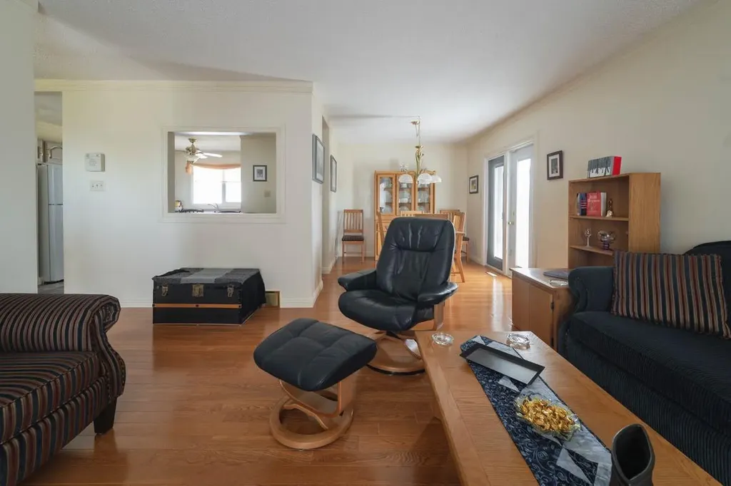 100 Caldwell Crescent Fort Mcmurray AB T9K 1G2