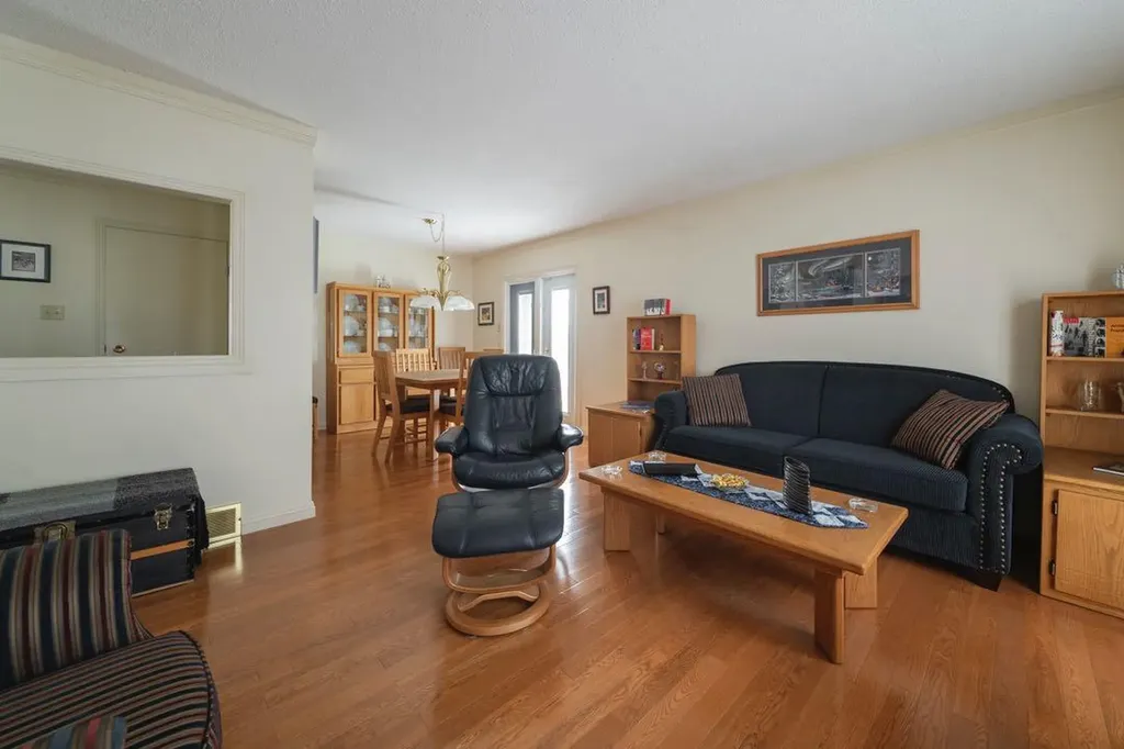 100 Caldwell Crescent Fort Mcmurray AB T9K 1G2