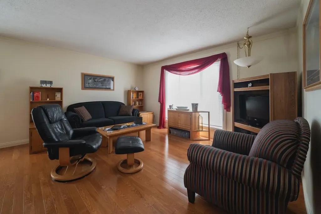 100 Caldwell Crescent Fort Mcmurray AB T9K 1G2
