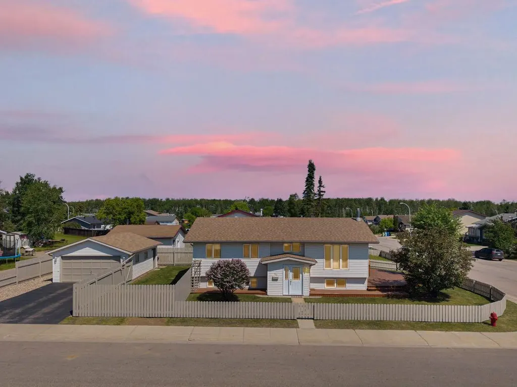 100 Caldwell Crescent Fort Mcmurray AB T9K 1G2