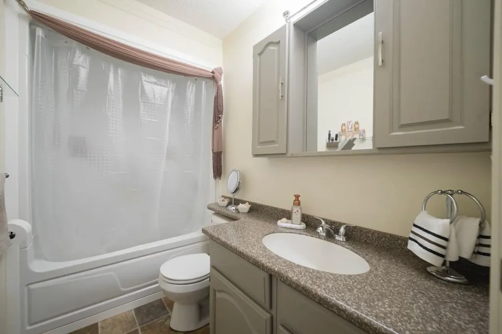 100 Caldwell Crescent Fort Mcmurray AB T9K 1G2