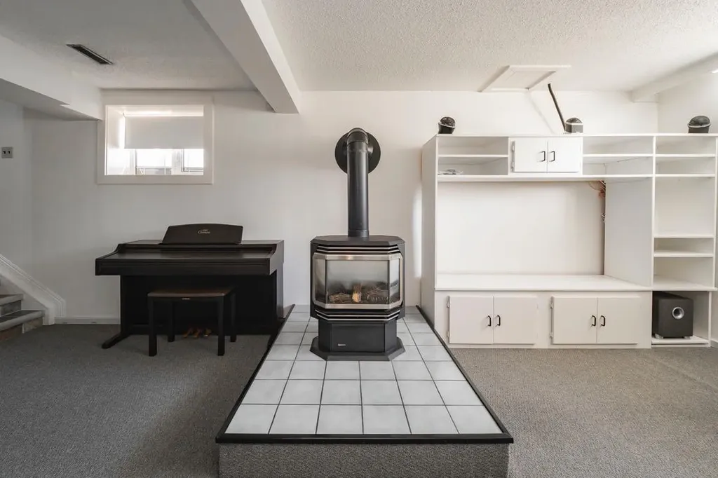 100 Caldwell Crescent Fort Mcmurray AB T9K 1G2