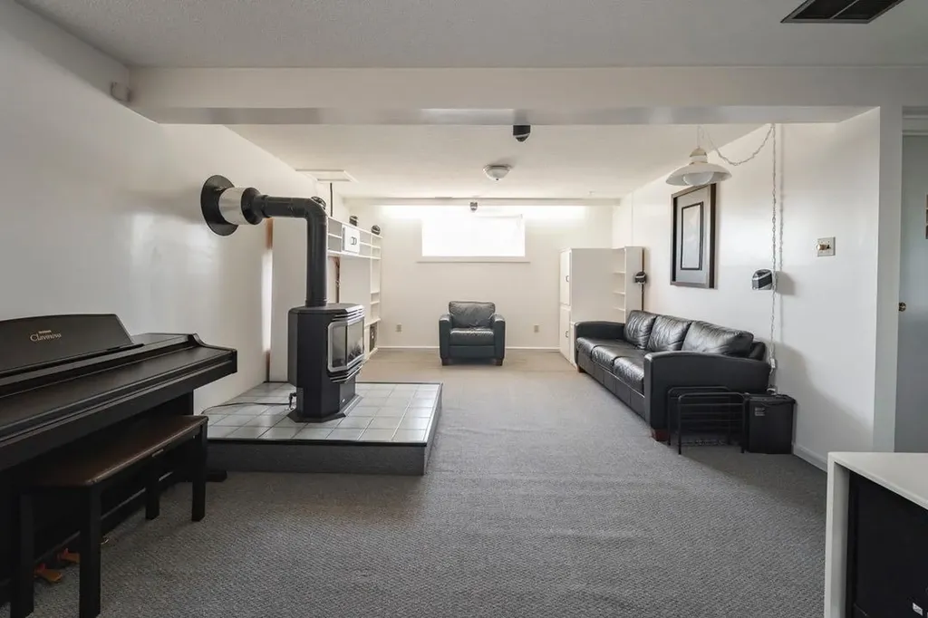 100 Caldwell Crescent Fort Mcmurray AB T9K 1G2