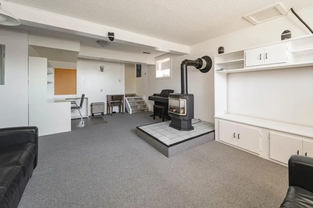 100 Caldwell Crescent Fort Mcmurray AB T9K 1G2