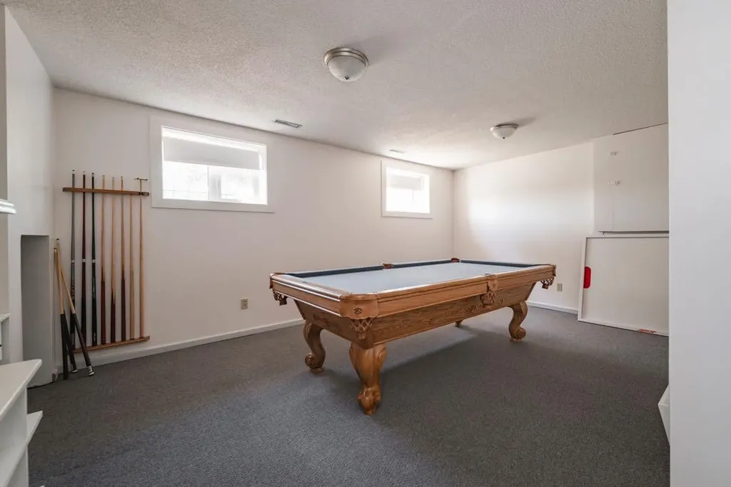 100 Caldwell Crescent Fort Mcmurray AB T9K 1G2