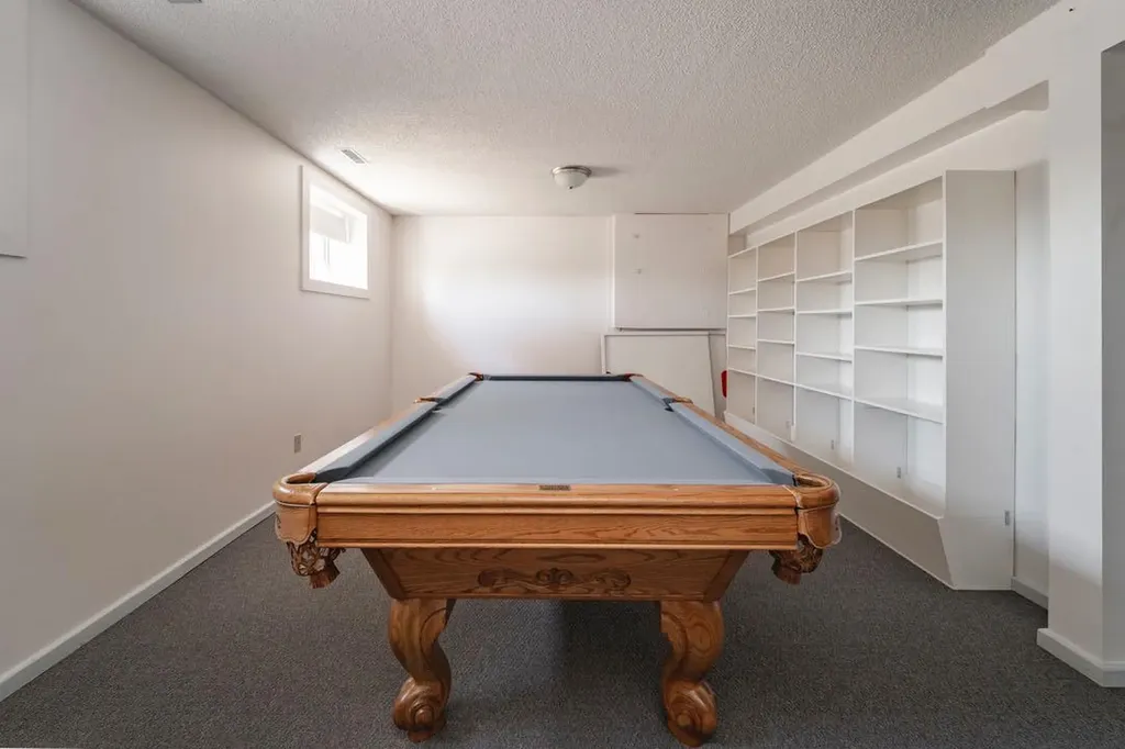 100 Caldwell Crescent Fort Mcmurray AB T9K 1G2
