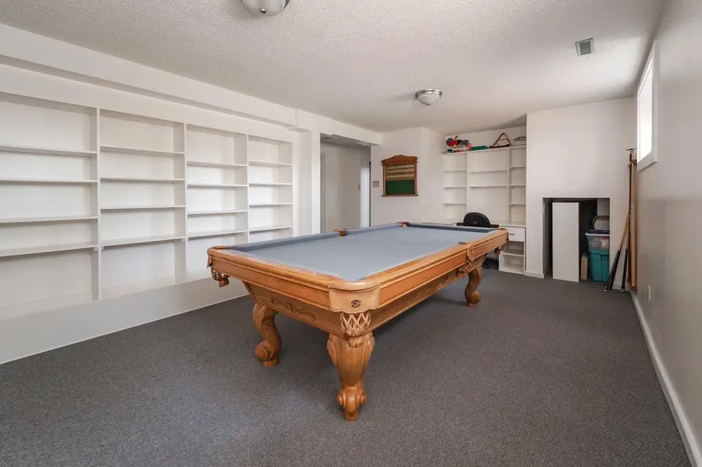 100 Caldwell Crescent Fort Mcmurray AB T9K 1G2