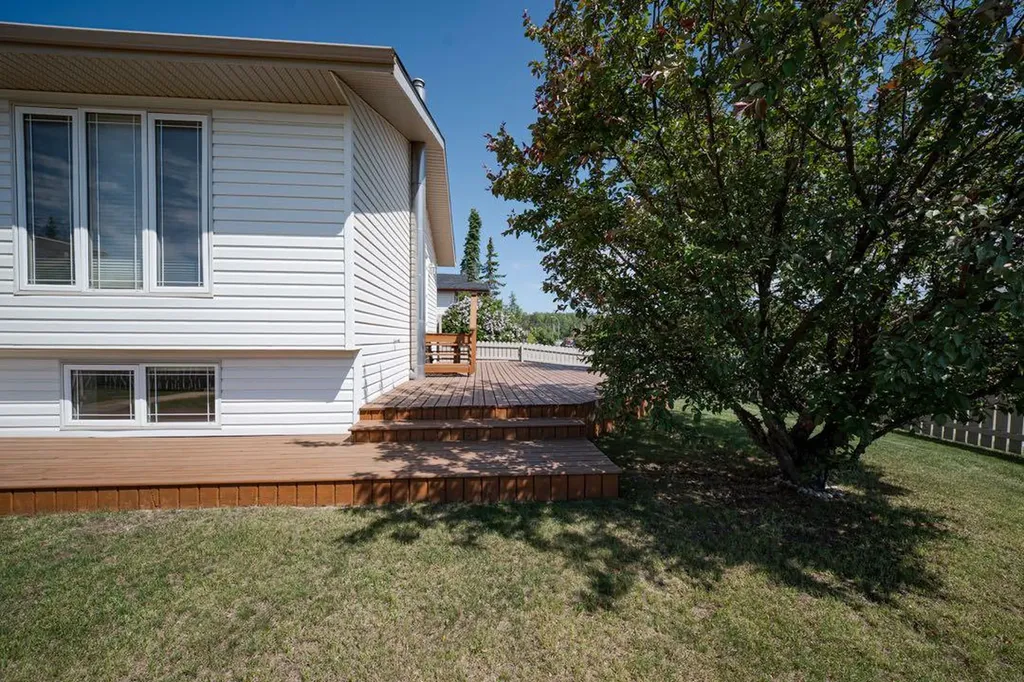 100 Caldwell Crescent Fort Mcmurray AB T9K 1G2