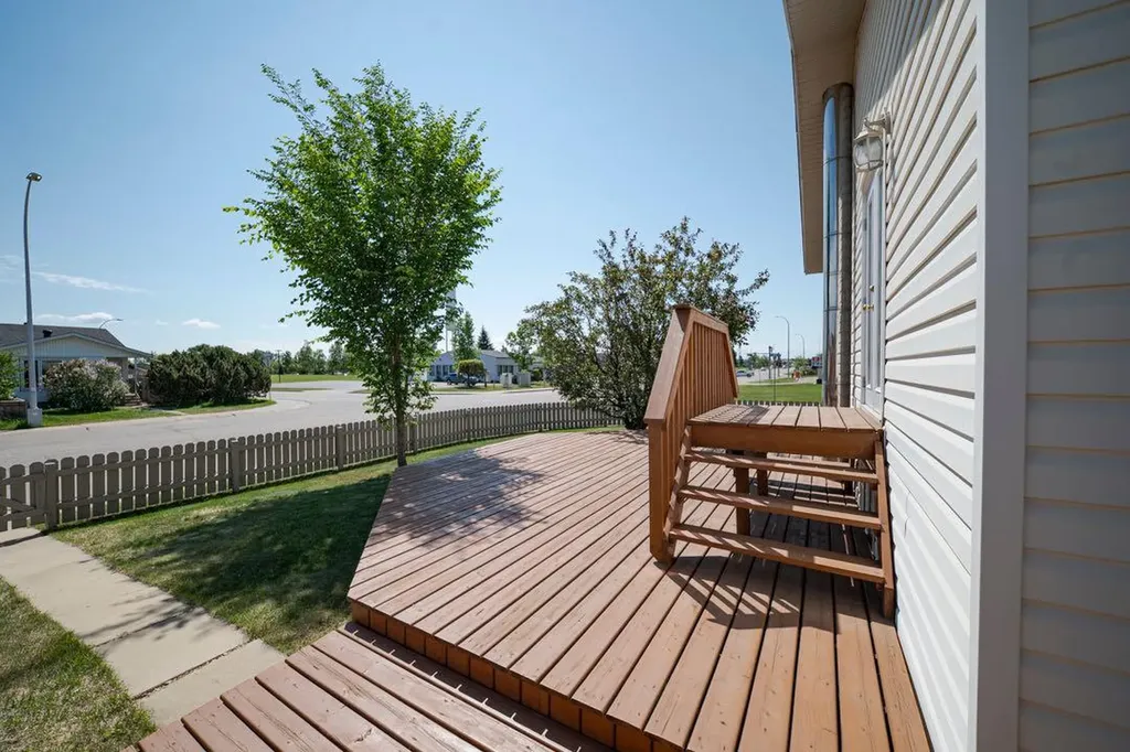 100 Caldwell Crescent Fort Mcmurray AB T9K 1G2