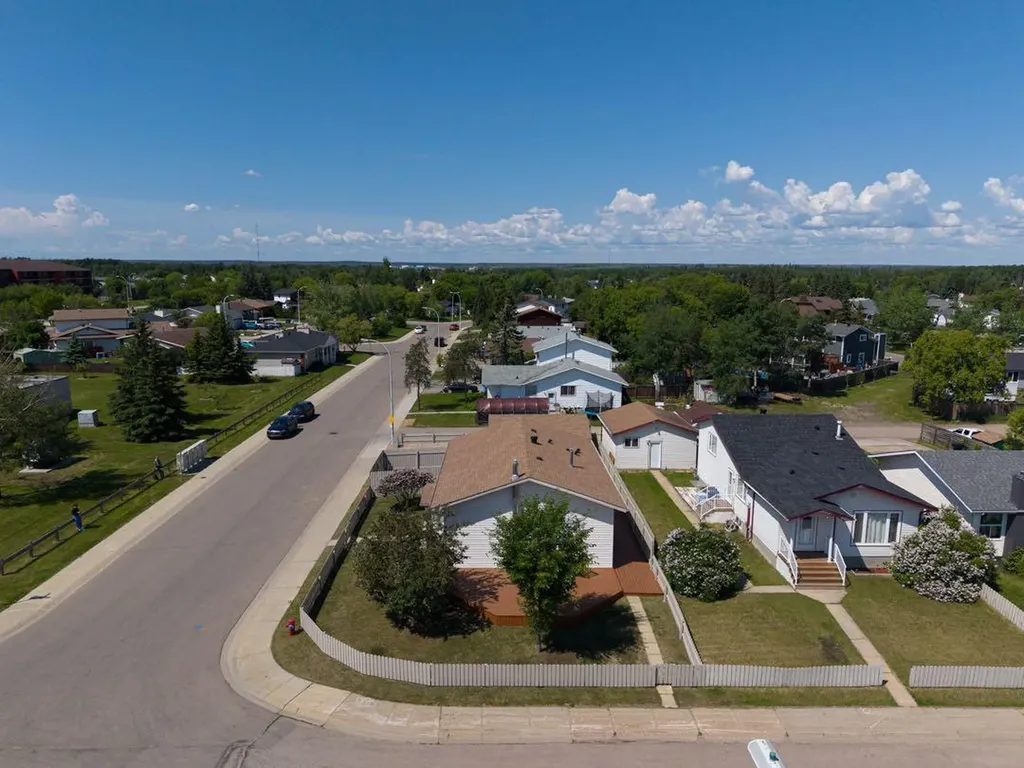 100 Caldwell Crescent Fort Mcmurray AB T9K 1G2
