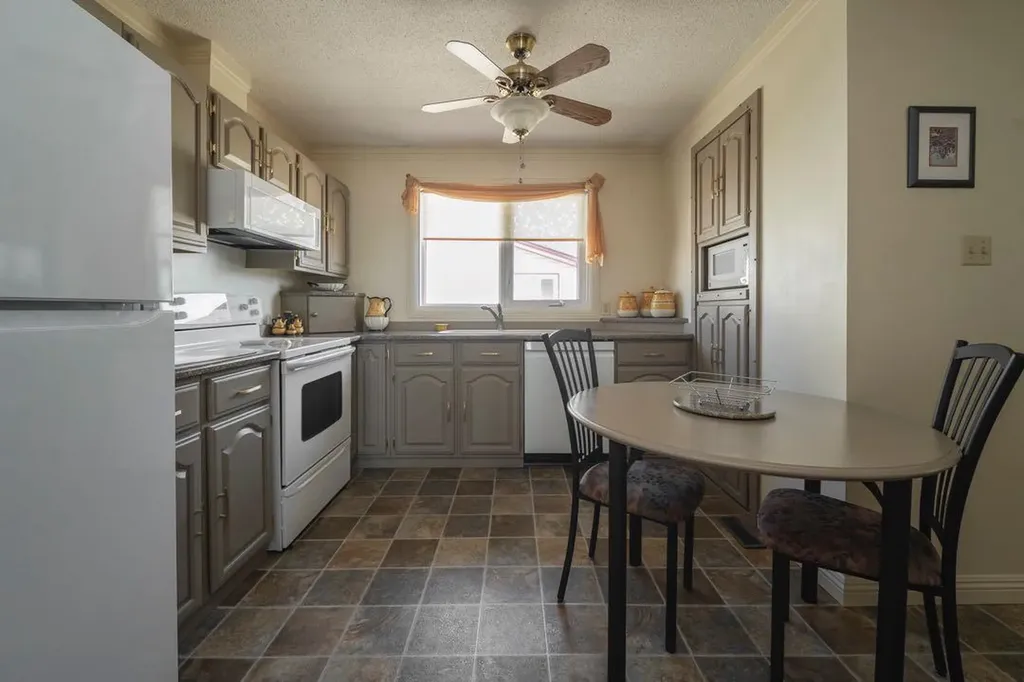 100 Caldwell Crescent Fort Mcmurray AB T9K 1G2