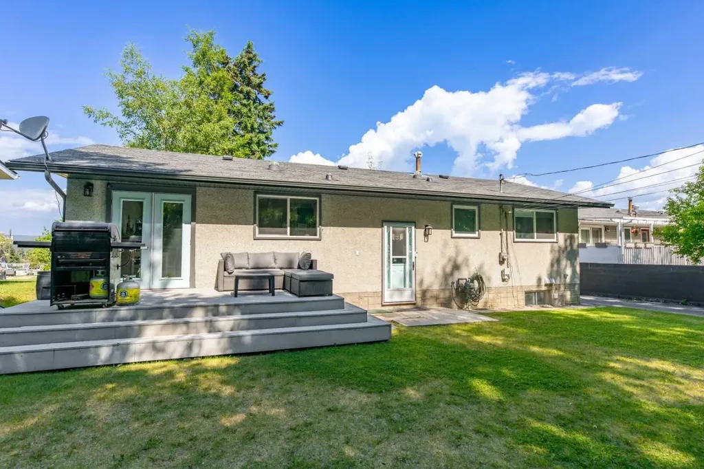 153 Alder Drive Hinton AB T7V 1C9