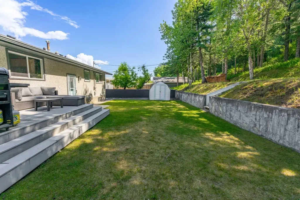 153 Alder Drive Hinton AB T7V 1C9
