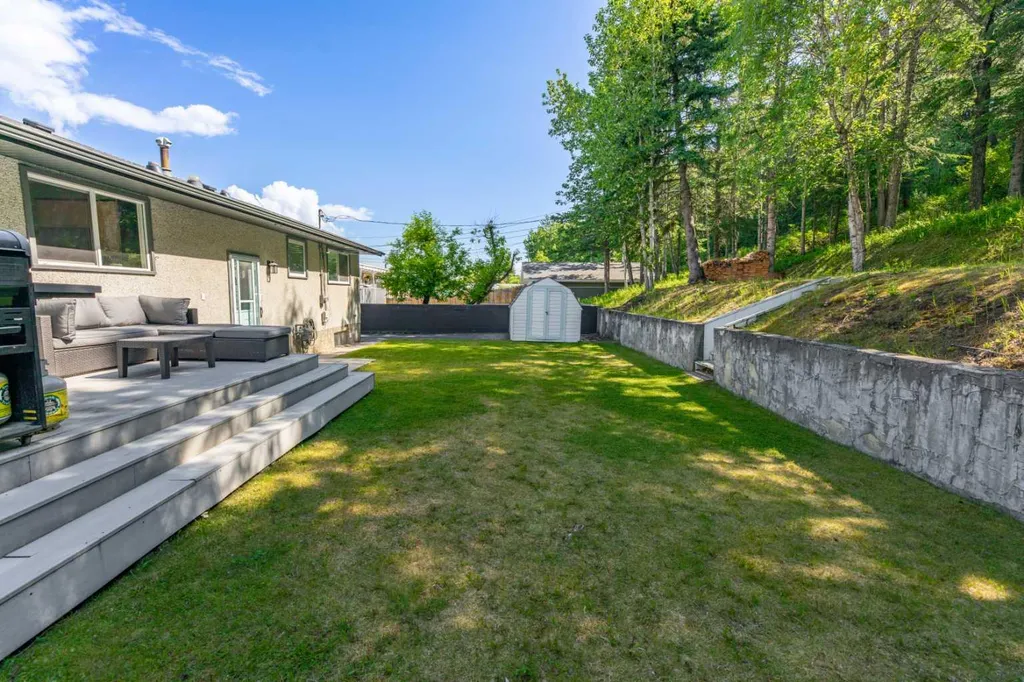 153 Alder Drive Hinton AB T7V 1C9