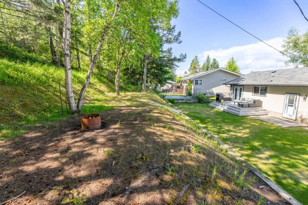 153 Alder Drive Hinton AB T7V 1C9