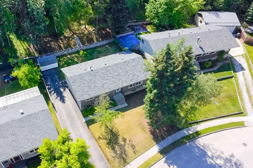 153 Alder Drive Hinton AB T7V 1C9