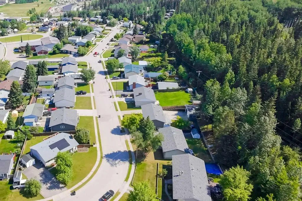 153 Alder Drive Hinton AB T7V 1C9