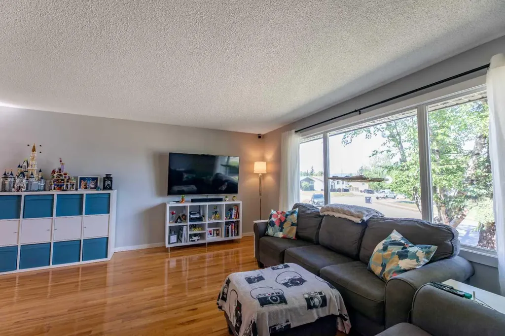 153 Alder Drive Hinton AB T7V 1C9
