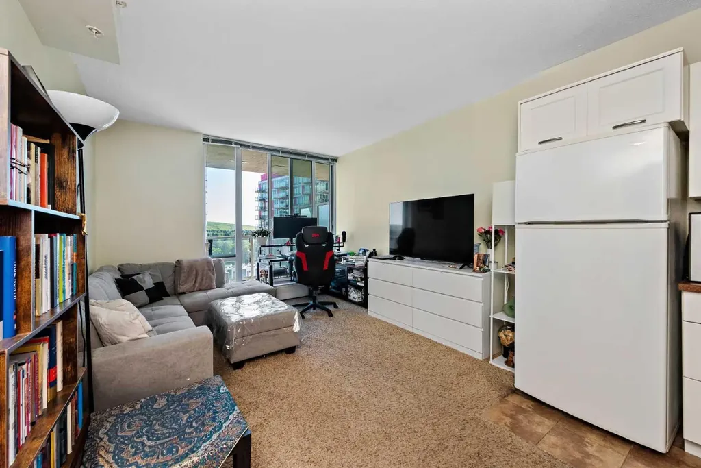3830 Brentwood Road NW Calgary AB T2L 2J9