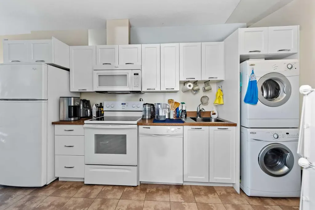 3830 Brentwood Road NW Calgary AB T2L 2J9