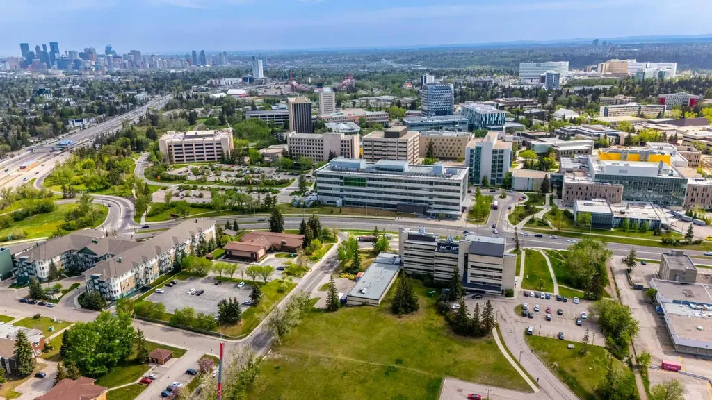 3830 Brentwood Road NW Calgary AB T2L 2J9