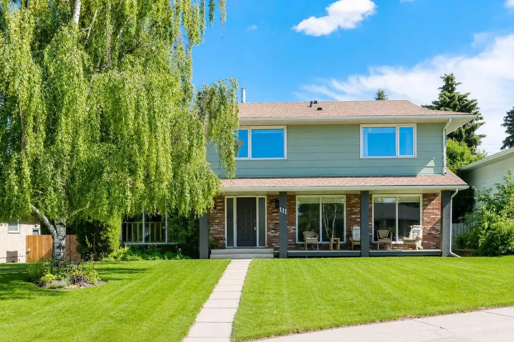 111 Parkglen Place SE Calgary AB T2J 4M5