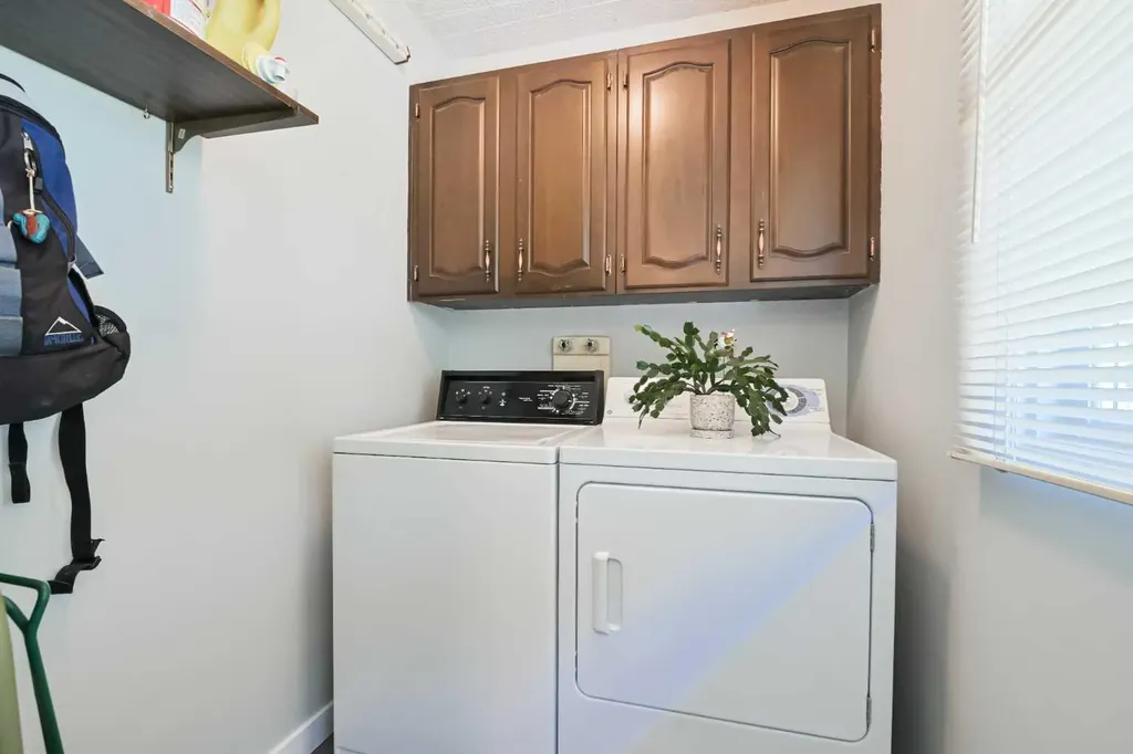 111 Parkglen Place SE Calgary AB T2J 4M5