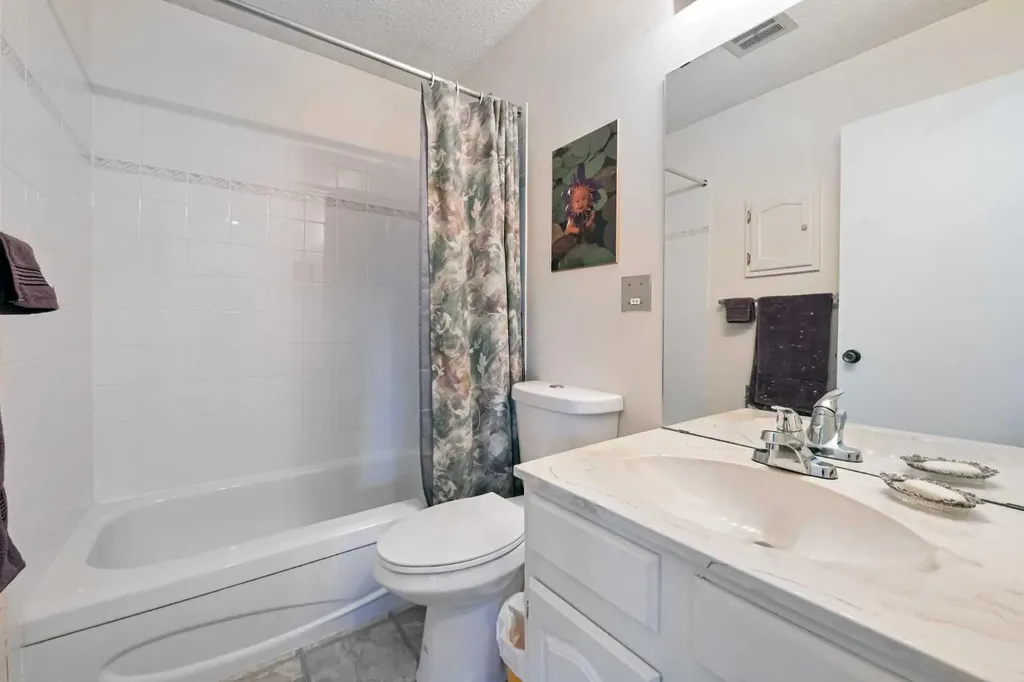 111 Parkglen Place SE Calgary AB T2J 4M5